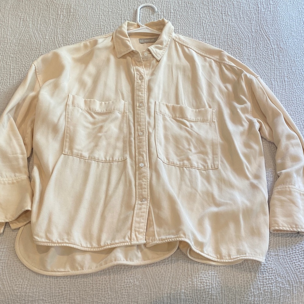 Everlane - TENCEL Boxy Shirt - Cream / Parchment - Picture 2 of 5